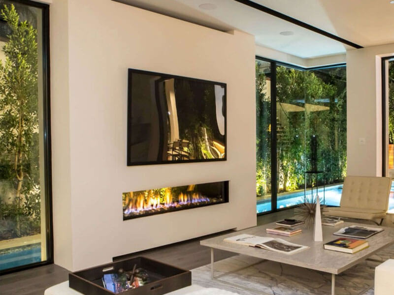 Indoor-Outdoor Tunnel 200